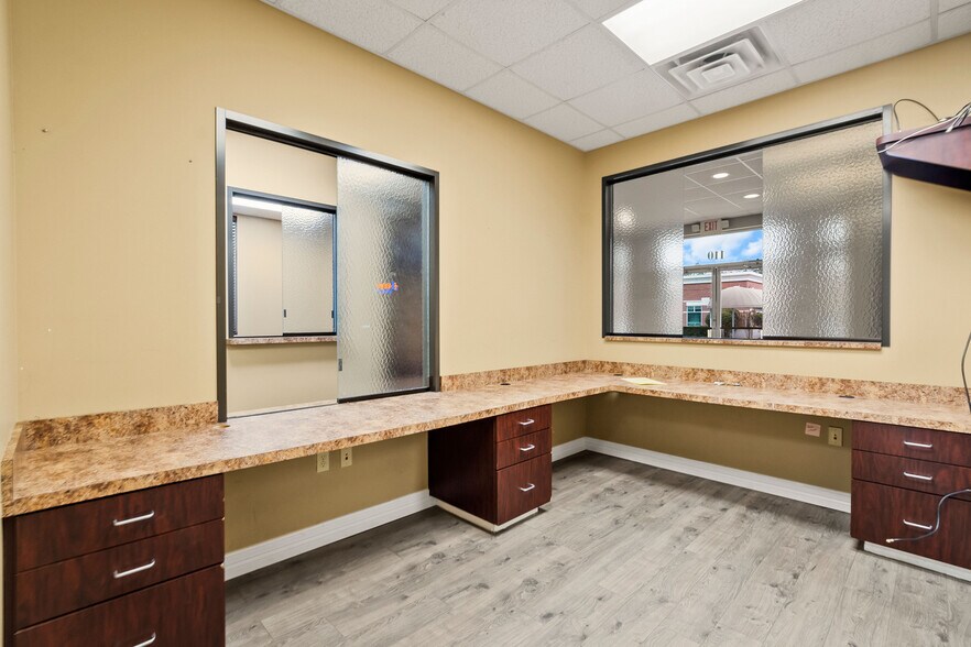 More Photos Of 3115 College Park Dr, Conroe Medical For Lease