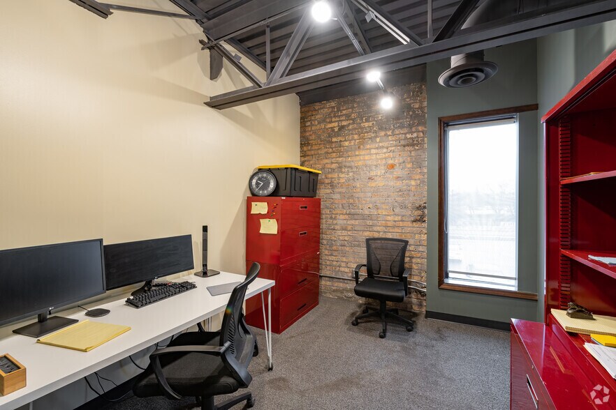 More Photos Of 401 E Colfax Ave, South Bend Coworking Space