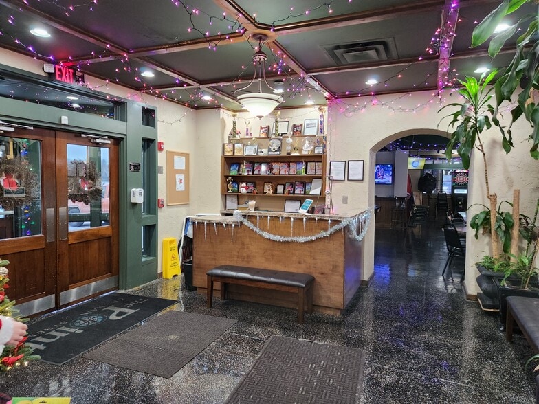 More Photos Of 1192 Noe Bixby Rd, Columbus Restaurant For Sale