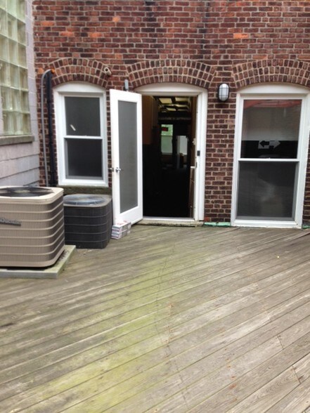 More Photos Of 1126 Main St, Bridgeport Office For Lease