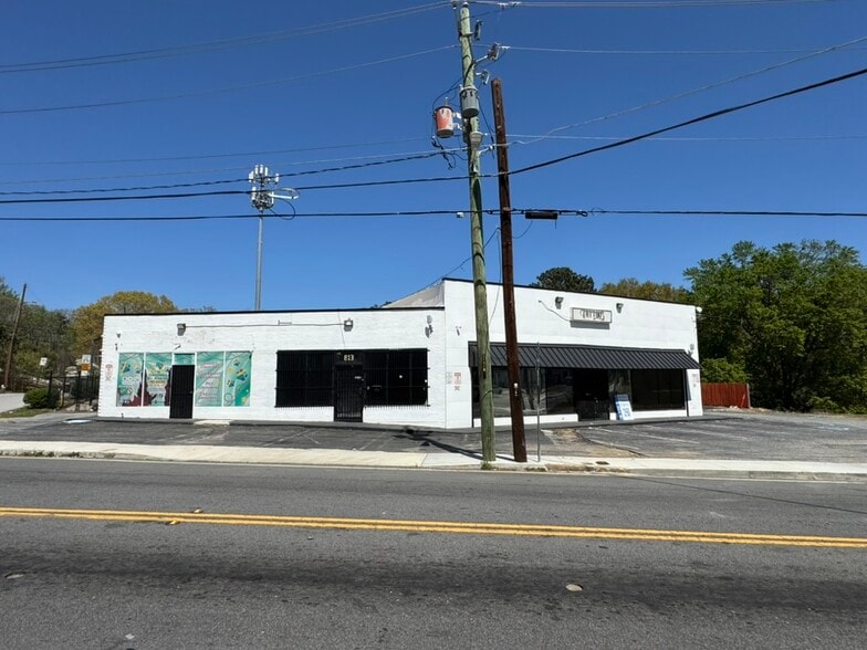 Primary Photo Of 813-815 NW Hollywood Rd, Atlanta Storefront For Lease