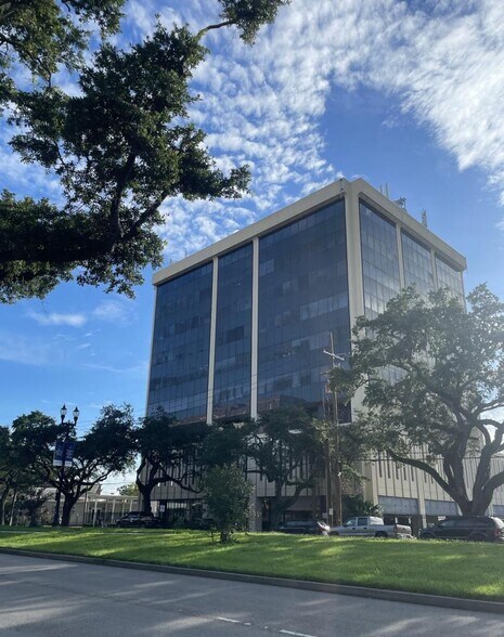 More Photos Of 2633 Napoleon Ave, New Orleans Medical For Lease