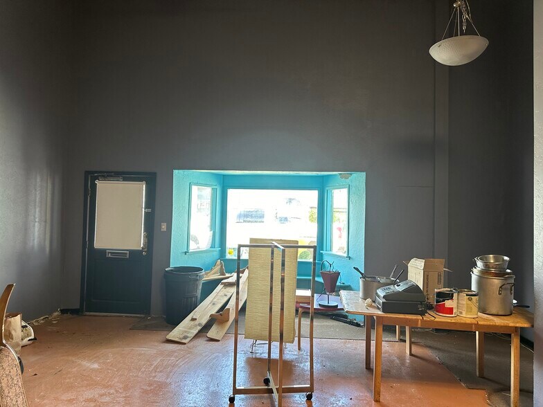 More Photos Of 722 Locust St, Garberville Storefront Retail Residential For Sale