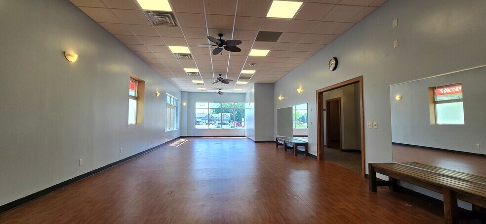 More Photos Of 700 Norway Dr, Annandale Freestanding For Lease