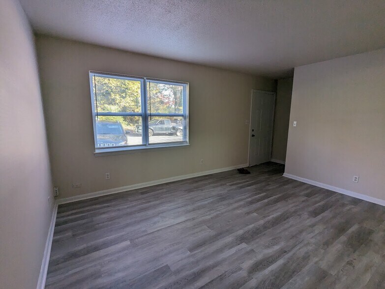 More Photos Of 1507 Tucker St, Greensboro Apartments For Sale