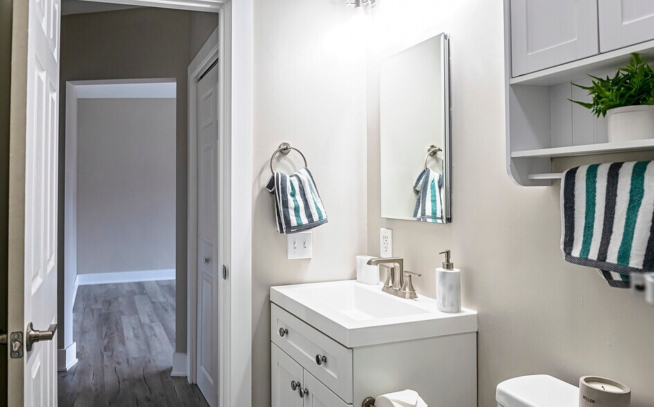 More Photos Of 320 Koch Ave, Ann Arbor Apartments For Sale