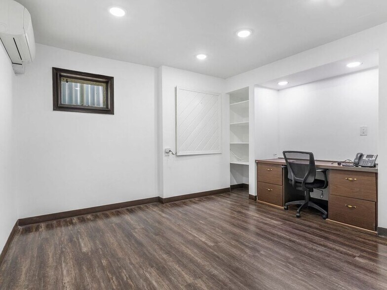 More Photos Of 108 N Depot Dr, Fort Pierce Office Residential For Lease