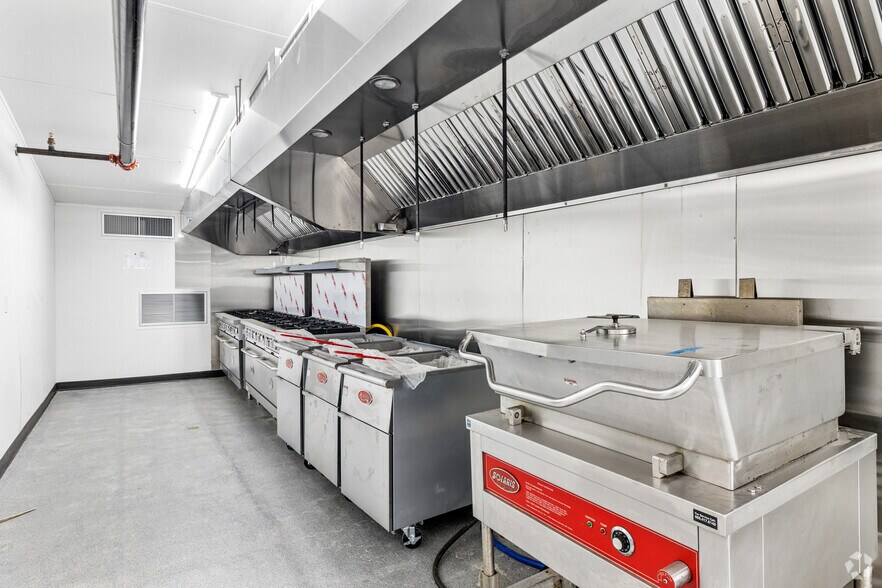 More Photos Of 434 Urenda Loop, Carrizo Springs Industrial For Sale