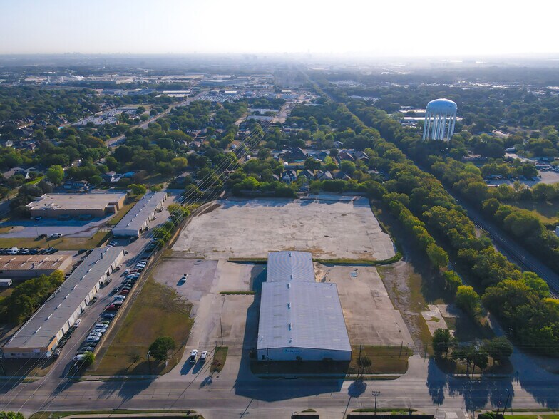 More Photos Of 324 N Nursery Rd, Irving Warehouse For Lease