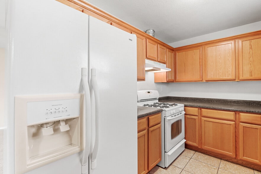 More Photos Of 5200 Doniphan Dr, El Paso Bar For Sale
