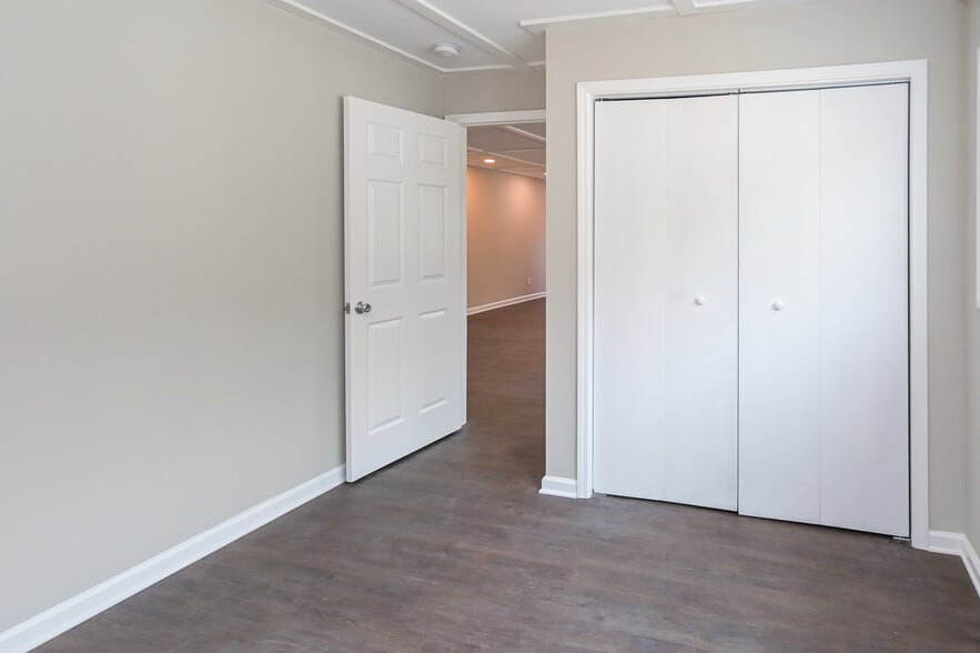 More Photos Of 9582 Heart of Dixie hwy, Arab Self Storage For Sale