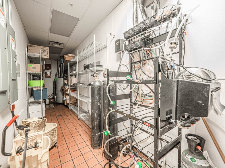 More Photos Of 401 Walker Dr, Henderson General Retail For Sale