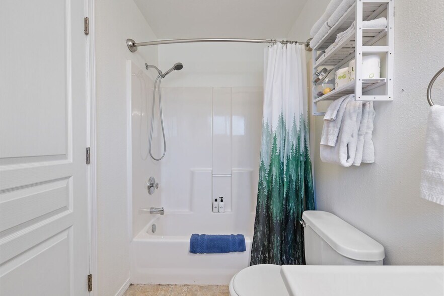 More Photos Of 259 S Pacific St, Rockaway Beach Specialty For Sale