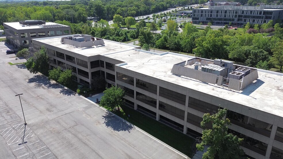 More Photos Of 9233 Ward Pky, Kansas City Office For Sale