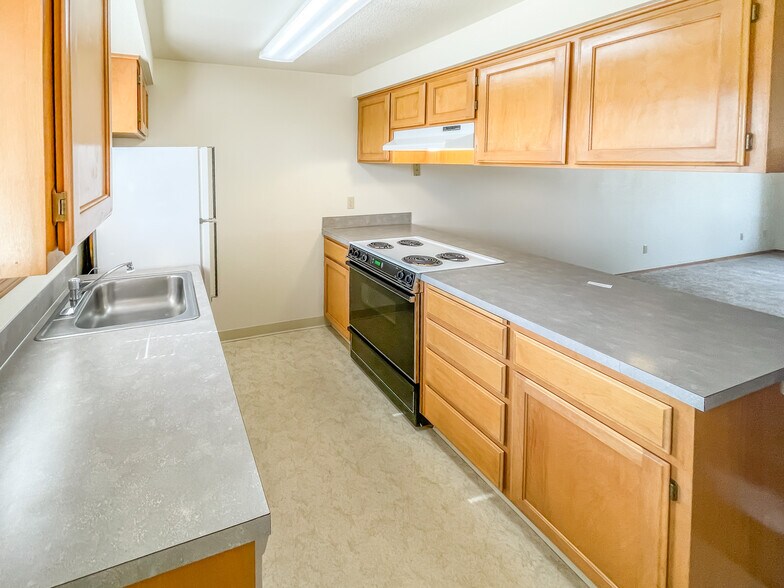 More Photos Of 133-143 Friendship Ave SE, Salem Apartments For Sale
