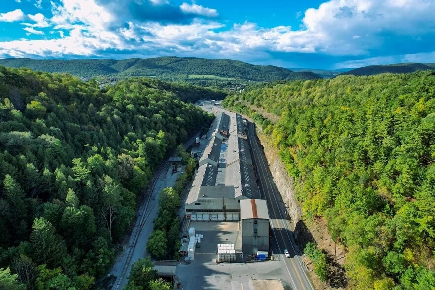 More Photos Of 2000 Axemann Rd, Bellefonte Warehouse For Lease