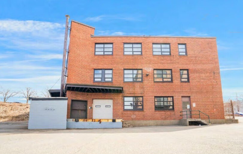 More Photos Of 220 Broadway, Everett Flex For Sale