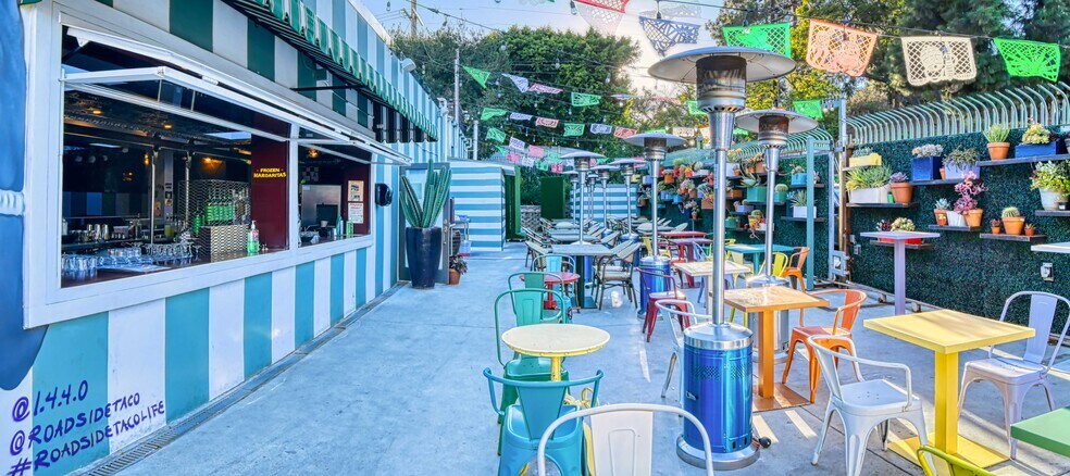 Primary Photo Of 10628 Ventura Blvd, Studio City Freestanding For Lease