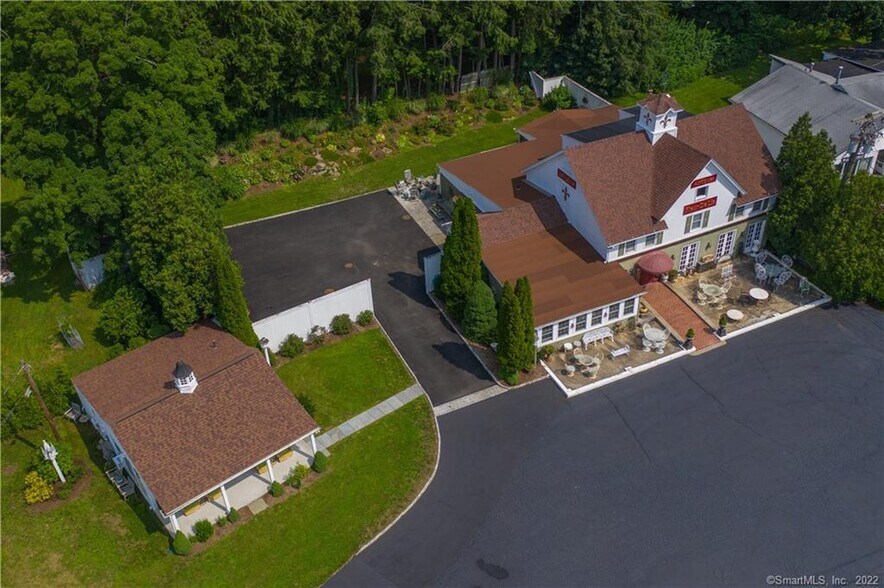 More Photos Of 4 Long Ridge Rd, Redding General Retail For Sale