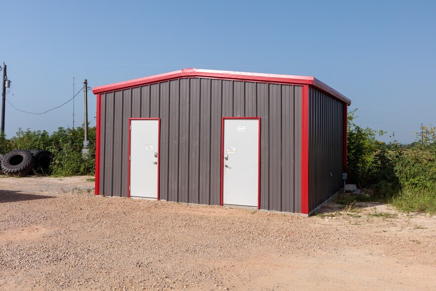 More Photos Of 3882 S Highway 287, Decatur Light Manufacturing For Lease