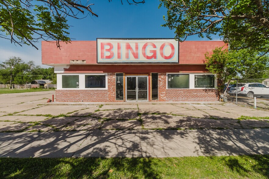 More Photos Of 1015 S Meridian Ave, Wichita Auto Repair For Sale