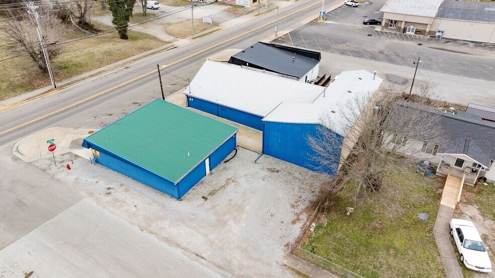 More Photos Of 204 N Main St, Elkton Freestanding For Sale