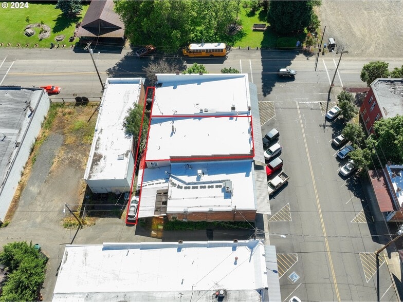 More Photos Of 110 Locust St, Oakland Storefront For Sale