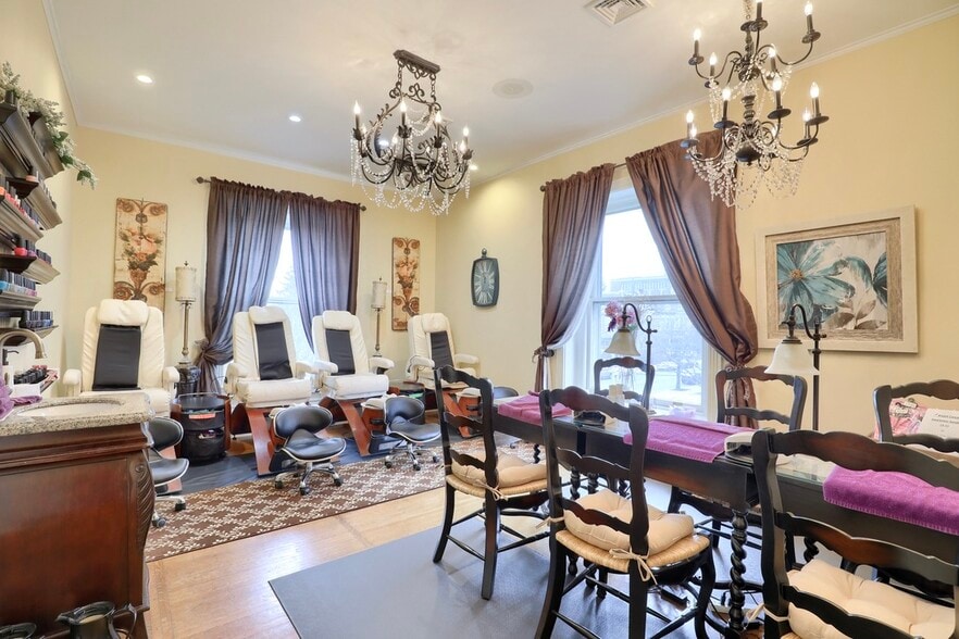 More Photos Of 802 N Duke St, Lancaster Office For Sale