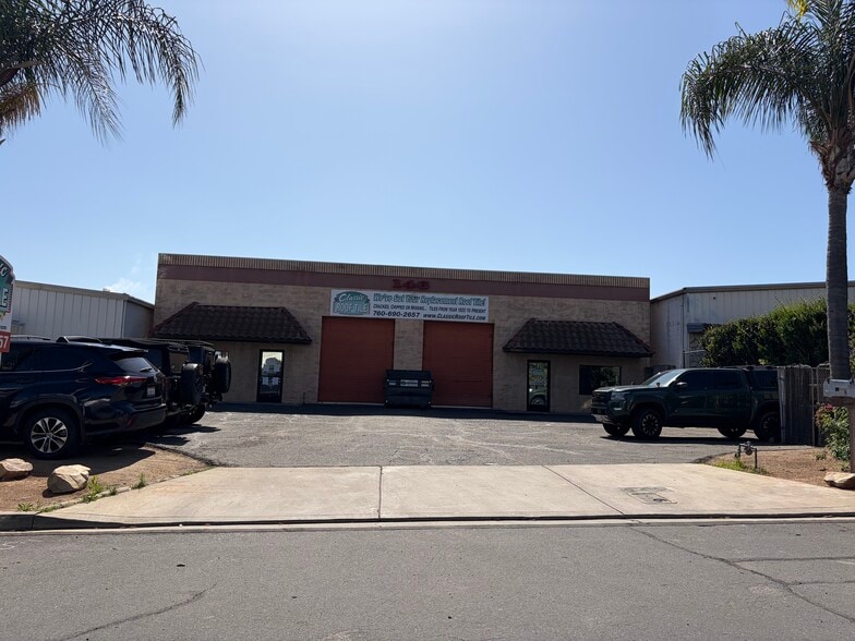 More Photos Of 146 Vinewood St, Escondido Warehouse For Lease