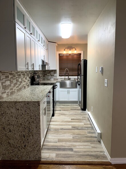 More Photos Of 1747 Oakdale Ave, Green Bay Apartments For Sale