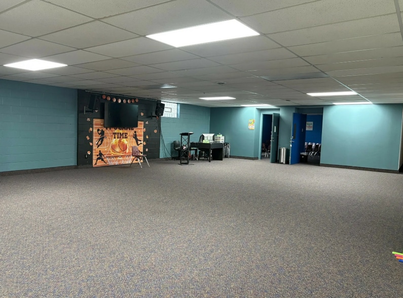 More Photos Of 24200 Meridian Rd, Grosse Ile Township Religious Facility For Sale