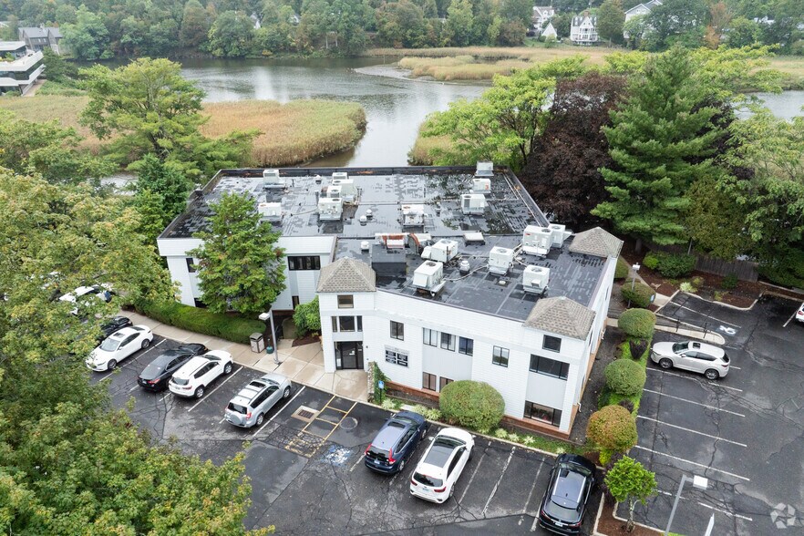 More Photos Of 162 Kings Hwy N, Westport Medical For Lease