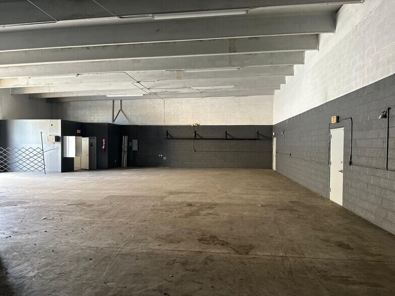 More Photos Of 3860 NW 125th St, Opa Locka Warehouse For Lease