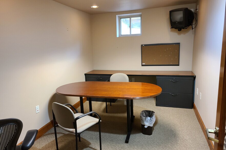More Photos Of 318 Houston Ave, Muskegon Office For Lease