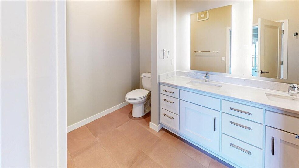 More Photos Of 10 2nd St SE, Minneapolis Apartments For Lease