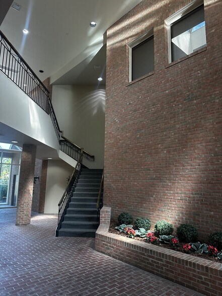 More Photos Of 2717 Miamisburg-Centerville Rd, Dayton Unknown For Lease