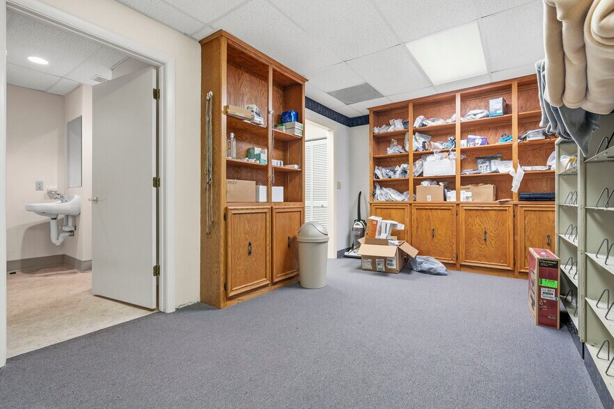 More Photos Of 103 5th St SE, Barberton Medical For Sale