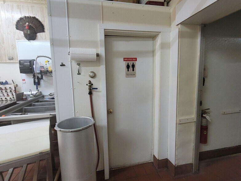 More Photos Of 153 Main St, Bowlus Convenience Store For Sale