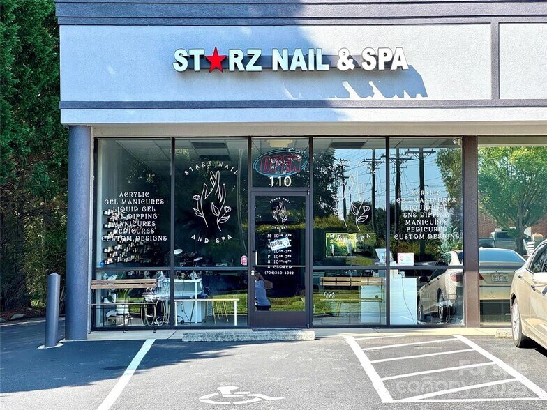 More Photos Of 110 Charleston Dr, Mooresville Office For Sale