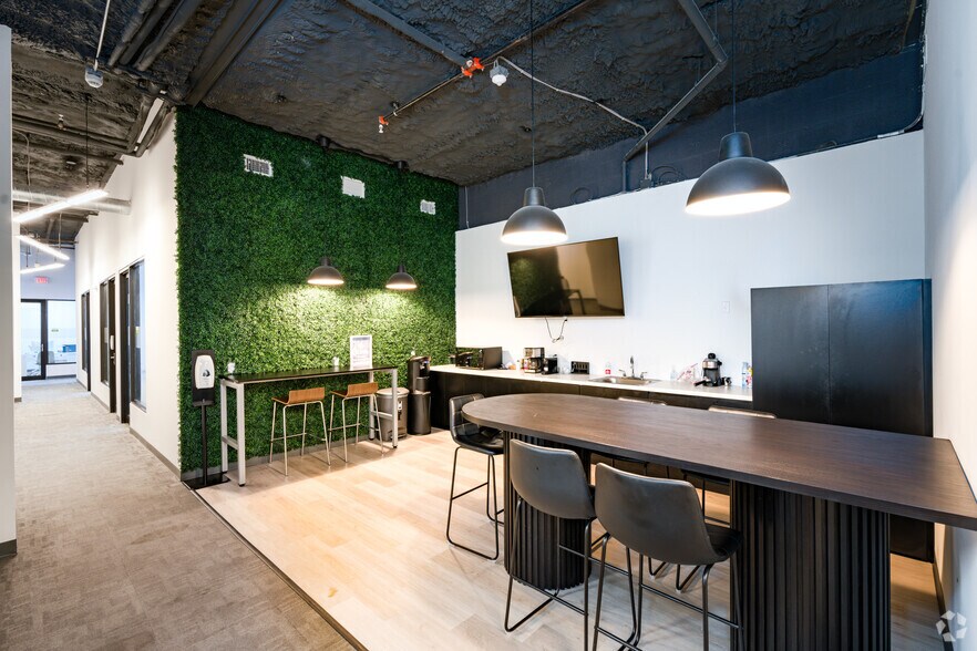 More Photos Of 321 NE 26th St, Miami Office For Lease