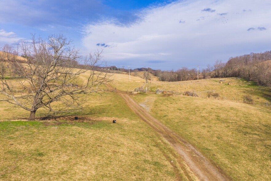 More Photos Of 230 Barn Ave, North Tazewell Land For Sale