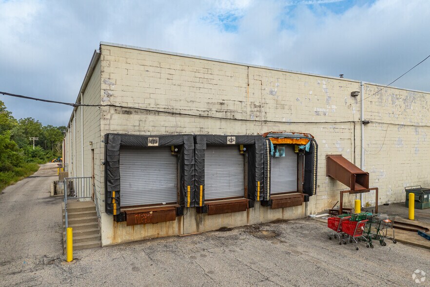 More Photos Of 9-29 Cornwell Dr, Bridgeton Storefront For Sale