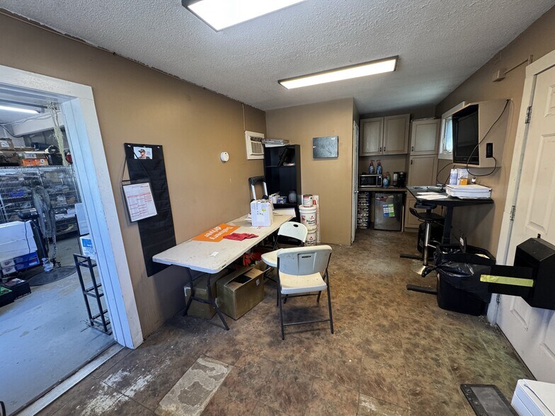 More Photos Of 275 Front Ave, West Haven Auto Repair For Sale
