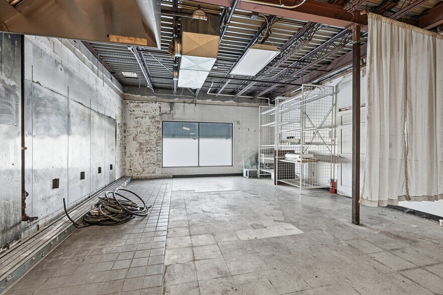 More Photos Of 5901 W Vliet St, Milwaukee Storefront Retail Residential For Lease