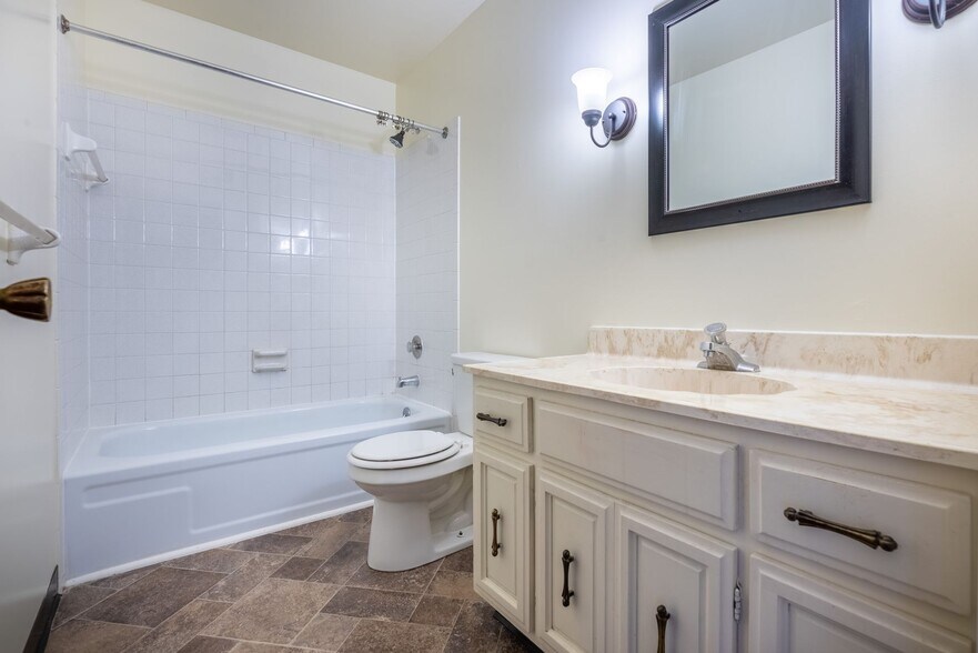 More Photos Of 261 Beattie Ave, Lockport Apartments For Sale