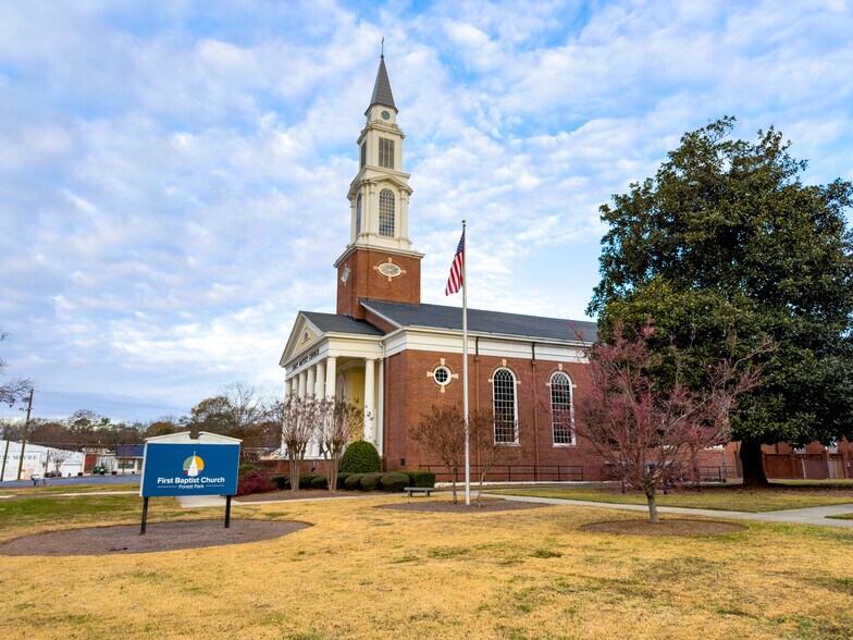 More Photos Of 634 Main St, Forest Park Flex For Sale