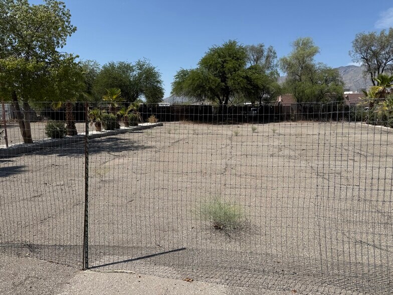 More Photos Of 3535 E Fort Lowell Rd, Tucson Land For Lease