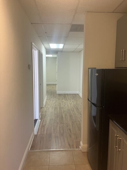 More Photos Of 1907 W Burbank Blvd, Burbank Office For Lease