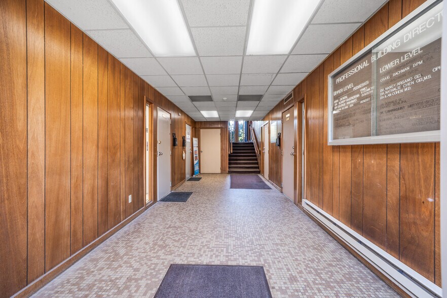 More Photos Of 28 Throckmorton Ln, Old Bridge Medical For Lease