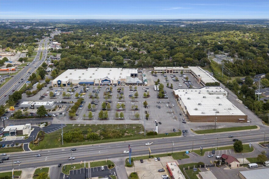 More Photos Of 5560 Nolensville Pike, Nashville Department Store For Lease